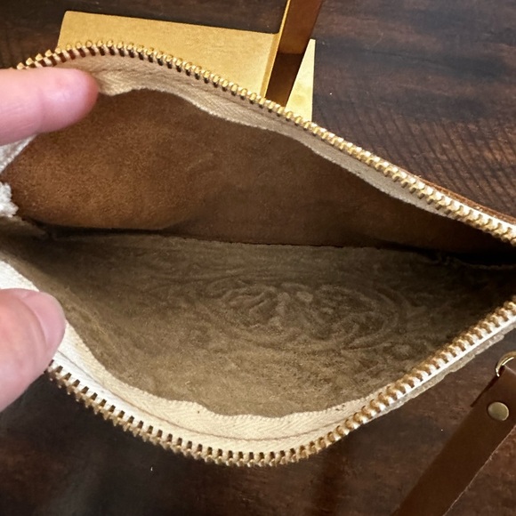 Small cowhide shoulder bag - Picture 4 of 6